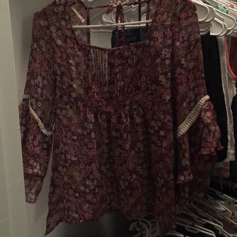 Sheer 3/4 sleeve floral top